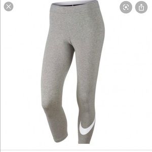 Grey Nike leggings